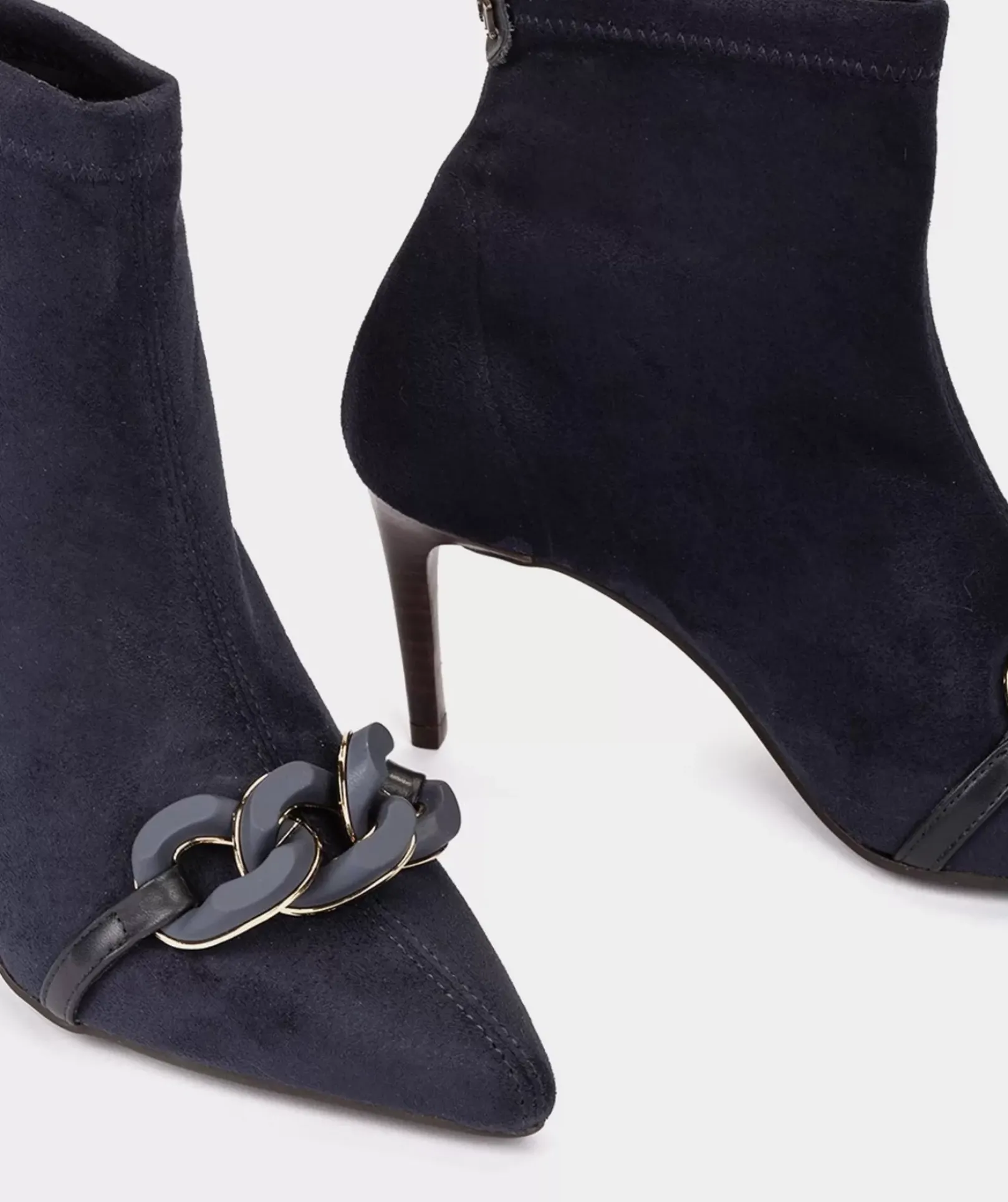 Chaussure Pedro Miralles Bottines A Talon Et Bout Pointu, En Tissu Elastique A Effet Daim De Couleur Marine. Ante Strech Marino