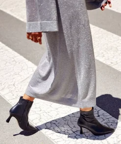 Chaussure Pedro Miralles Bottines A Talons Et Bout Pointu, Confectionnees En Cuir Beige Seta Arena