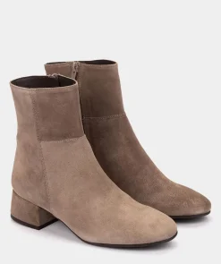 Chaussure Pedro Miralles Bottines En Croute De Cuir De Couleur Taupe Velour Marmota