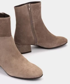 Chaussure Pedro Miralles Bottines En Croute De Cuir De Couleur Taupe Velour Marmota