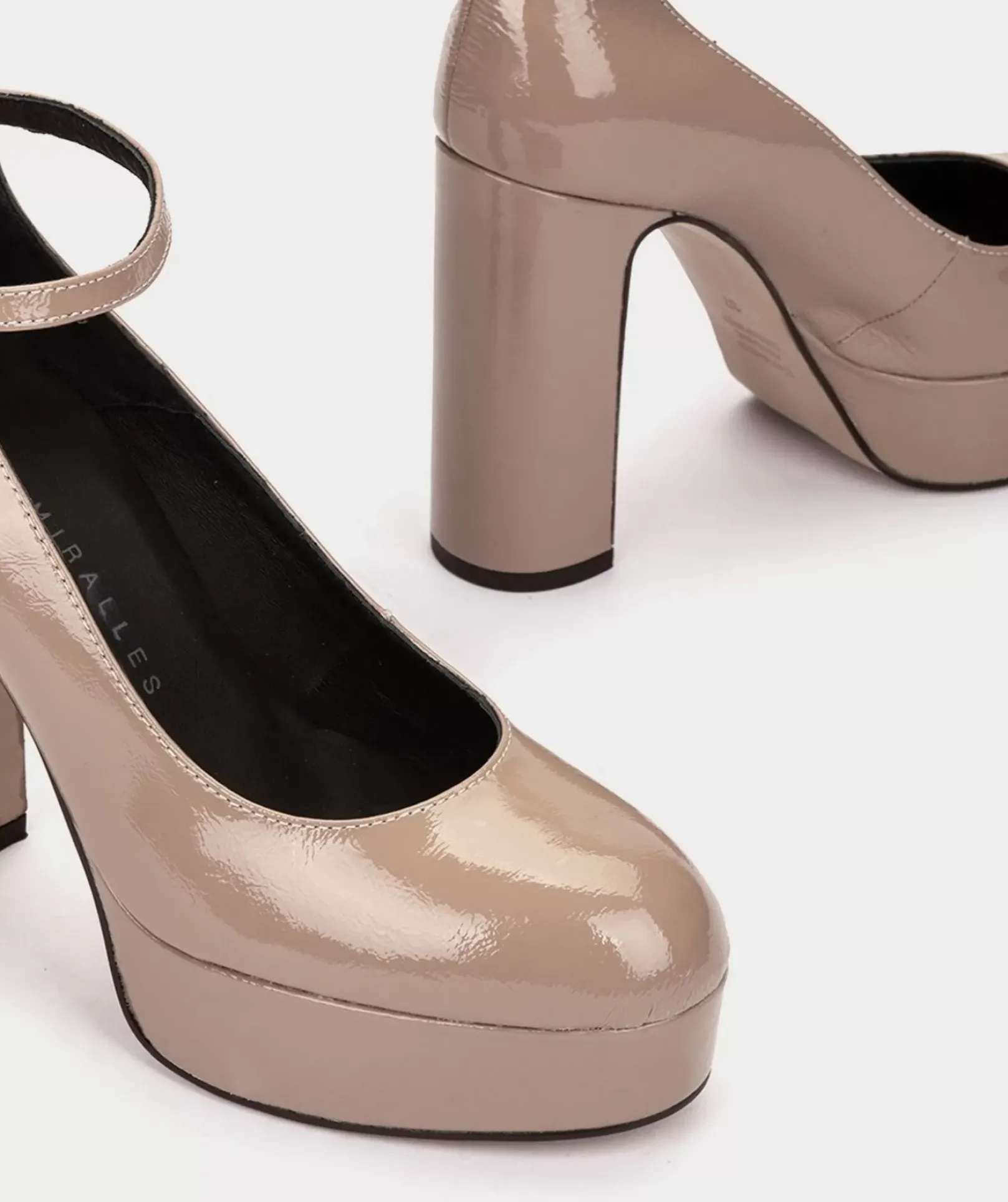 Chaussure Pedro Miralles Chaussures A Talons Avec Plateforme En Cuir Verni De Couleur Nude Reflex Nude
