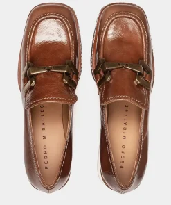Chaussure Pedro Miralles Chaussures A Talons En Cuir Verni De Couleur Cuir Venice Polisandro