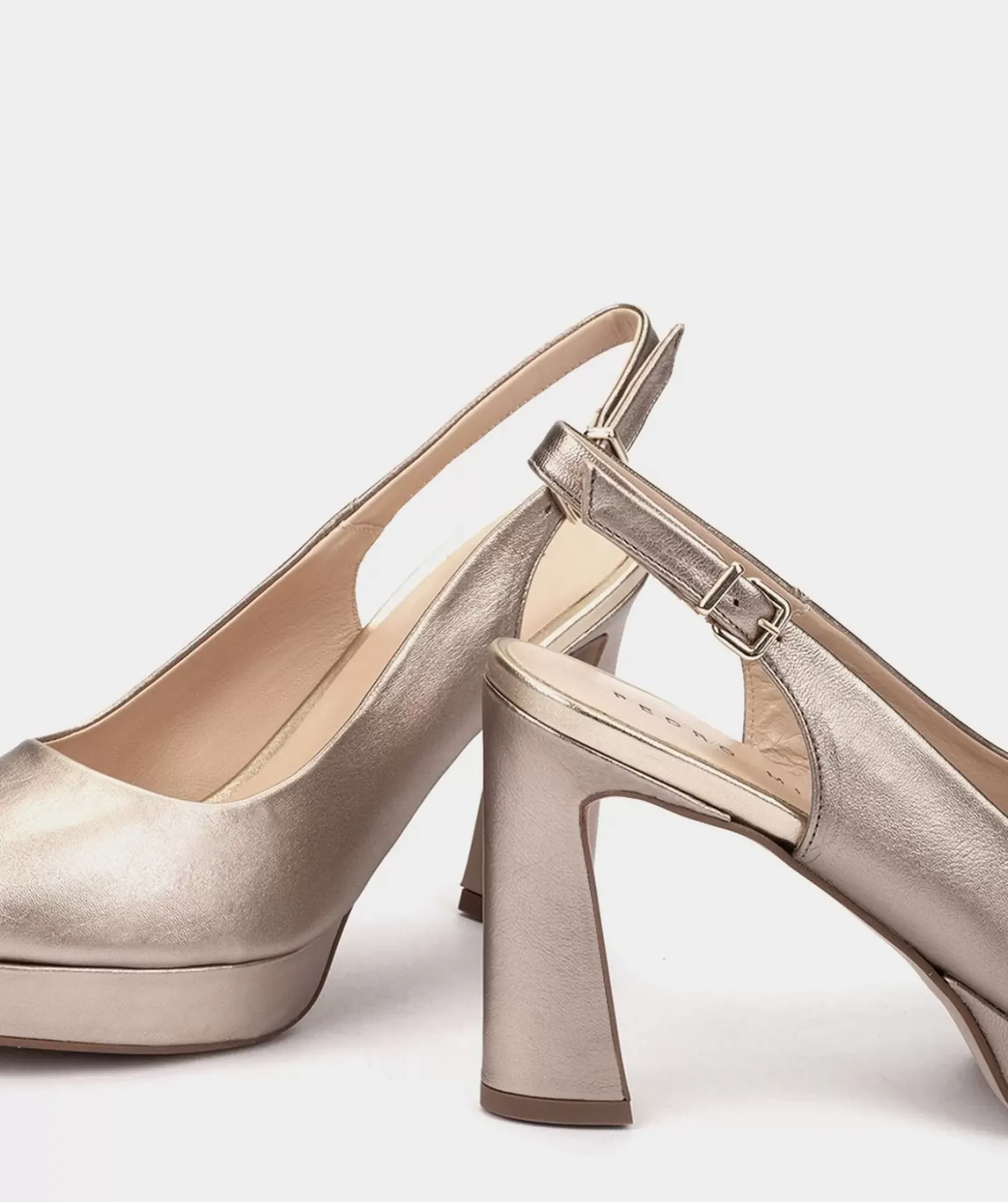 Chaussure Pedro Miralles Orteil Pointu En Cuir Metallise Napa Metal Humo