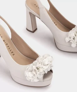 Chaussure Pedro Miralles Sandales A Talon Beige Avec Ornements Assortis Cloud Beige