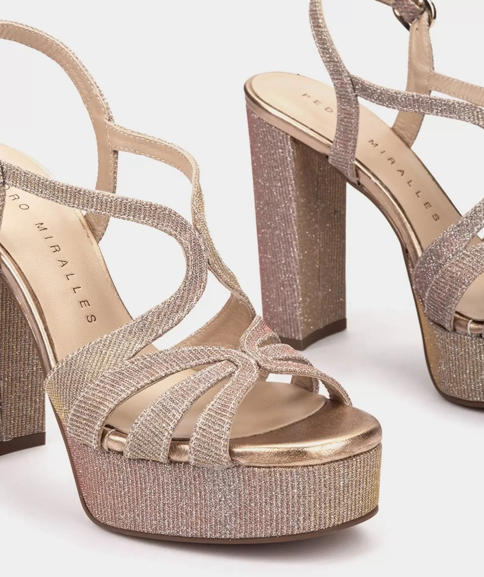 Chaussure Pedro Miralles Sandales A Talon Plateforme En Tissu Brillant Nude Nadia Nude