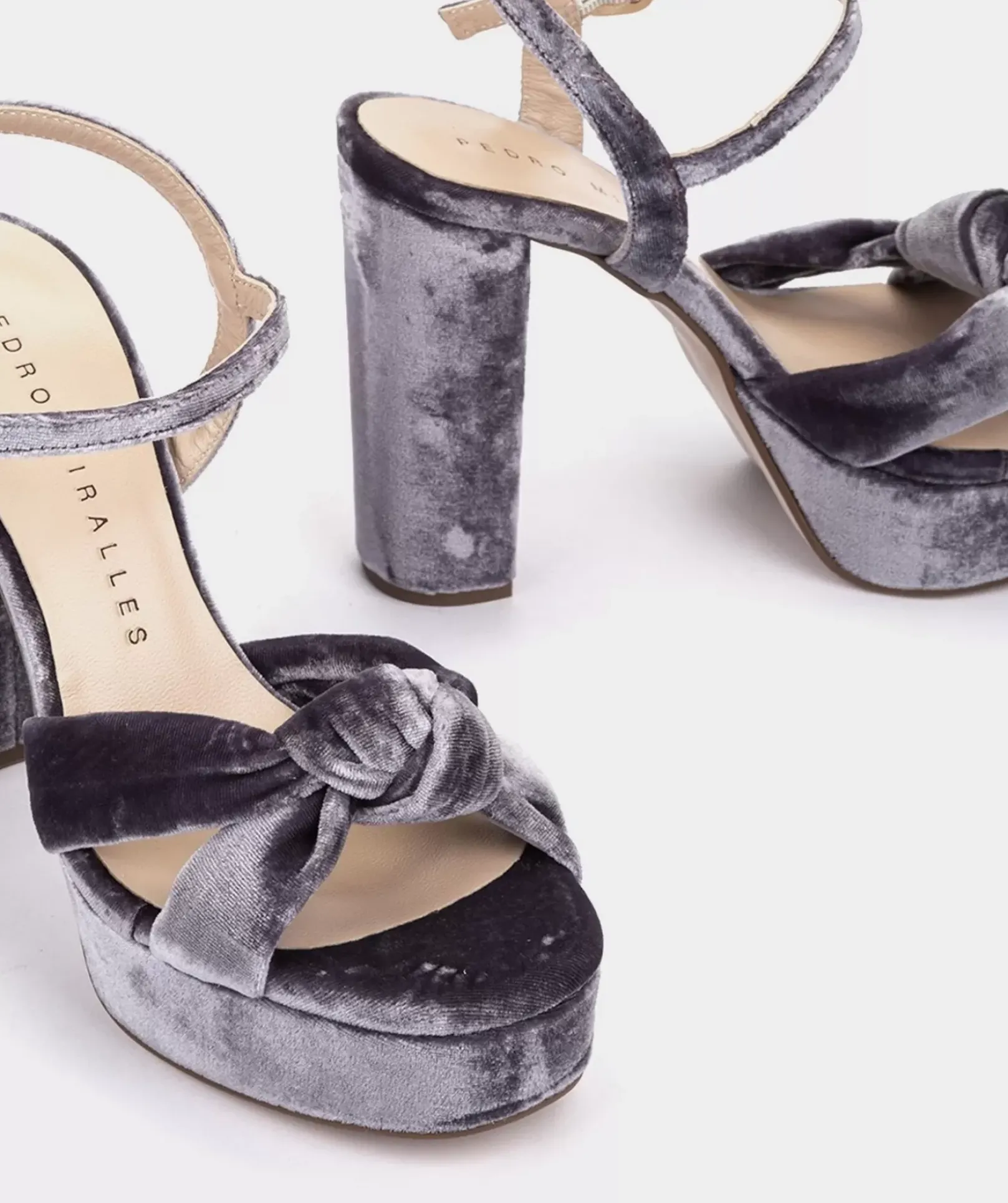 Chaussure Pedro Miralles Sandales A Talons En Velours Velvet Nude