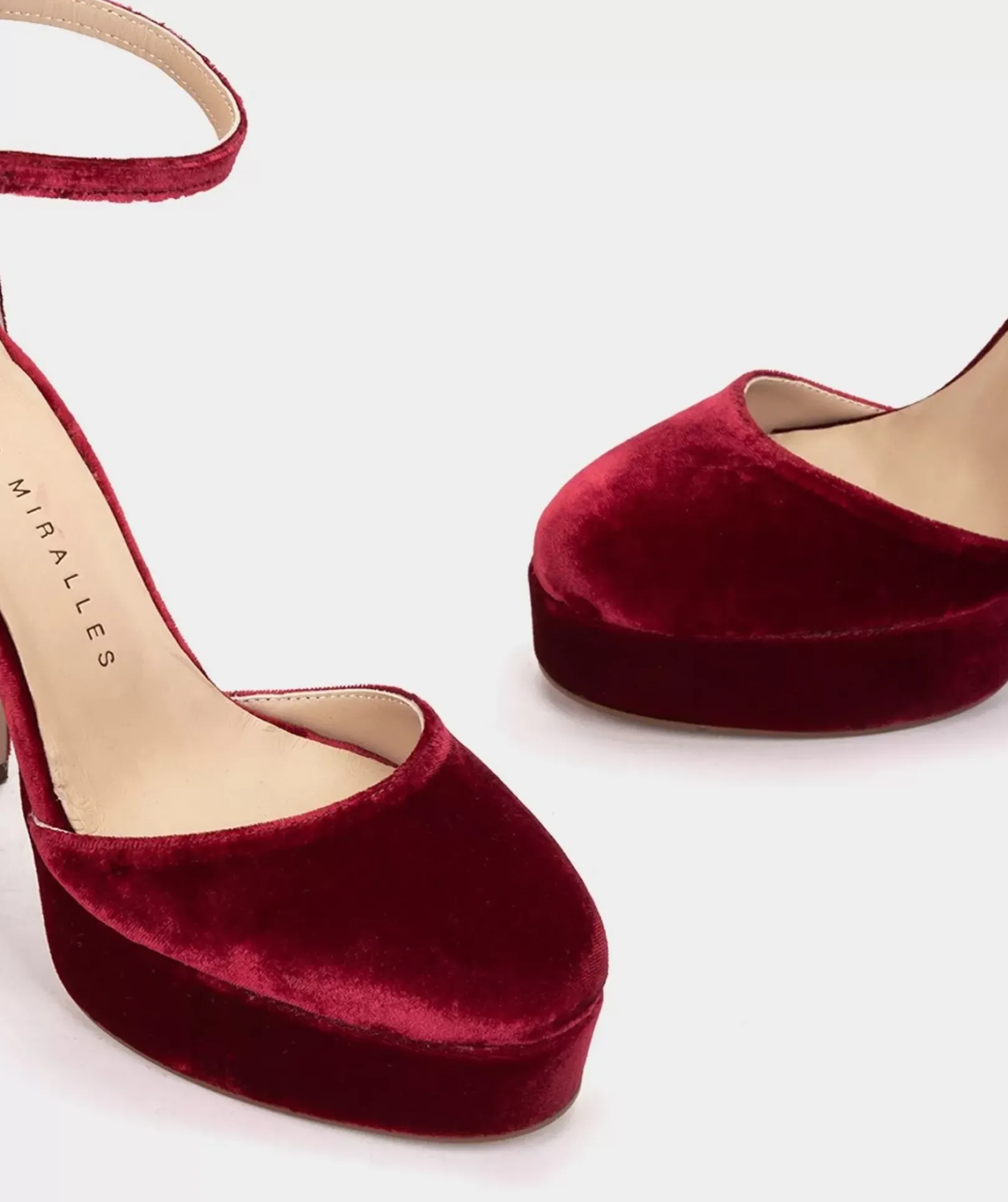 Chaussure Pedro Miralles Sandales A Talons Plateforme En Velours Bordeaux Velvet Guinda