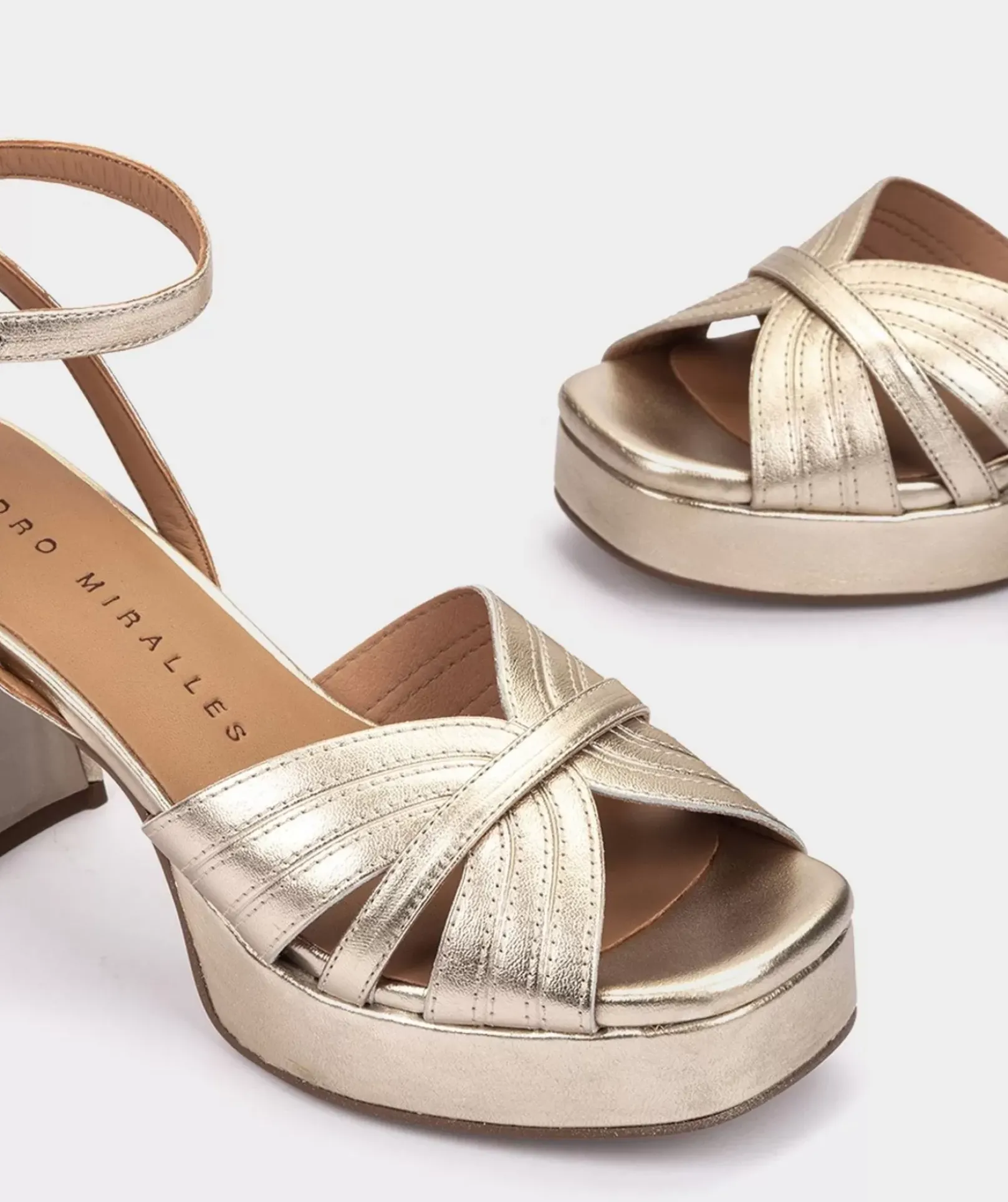 Chaussure Pedro Miralles Sandales En Cuir A Talon Large Napa Metal Platino