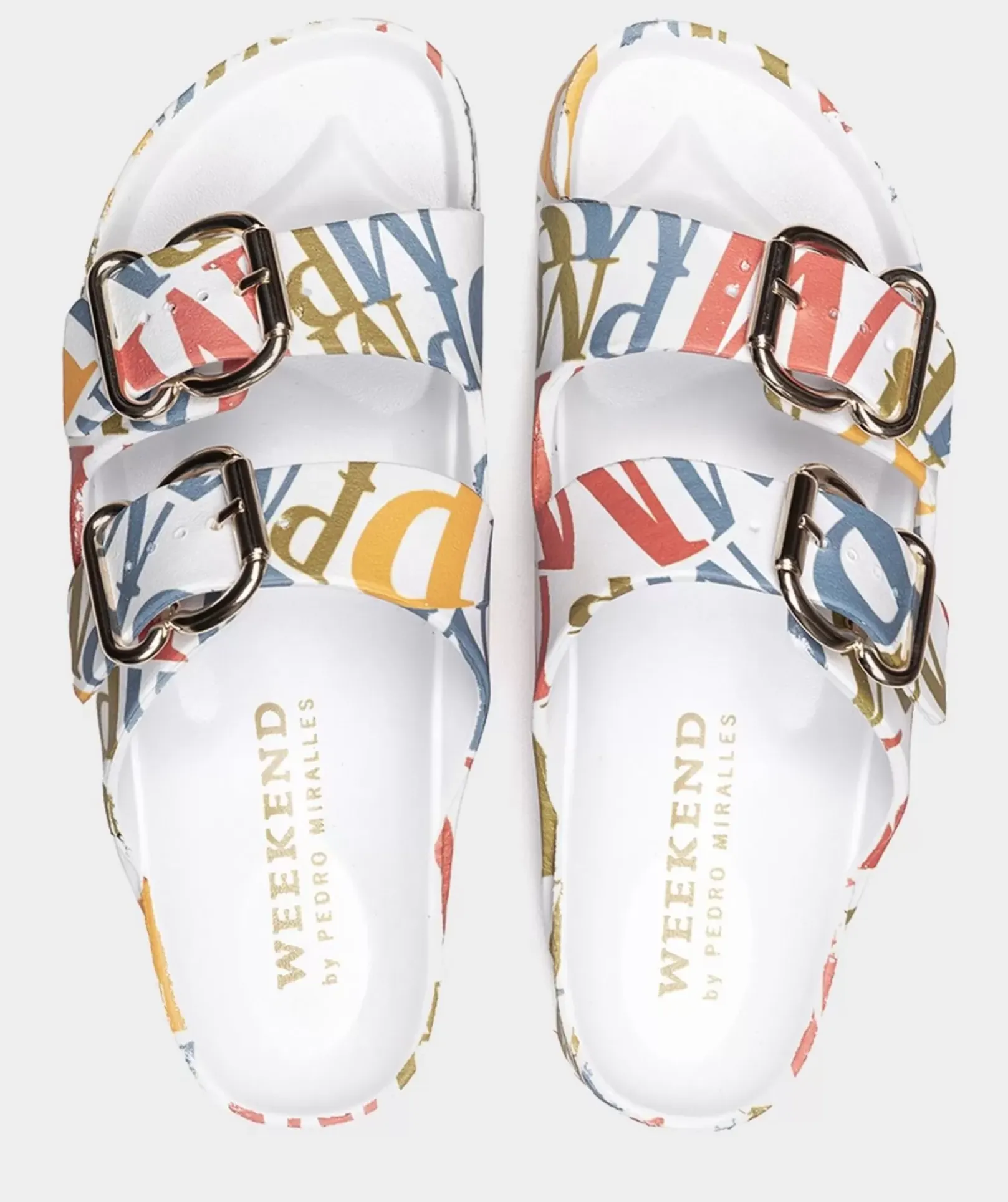 Chaussure Pedro Miralles Sandales Plates Avec Impression De Marque Emblematique, Ornee De Boucles Bio Pm